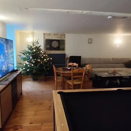 Le Loft بار-سور-اوب